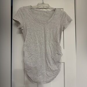 Old Navy Light Gray Short Sleeve Tee maternity size small